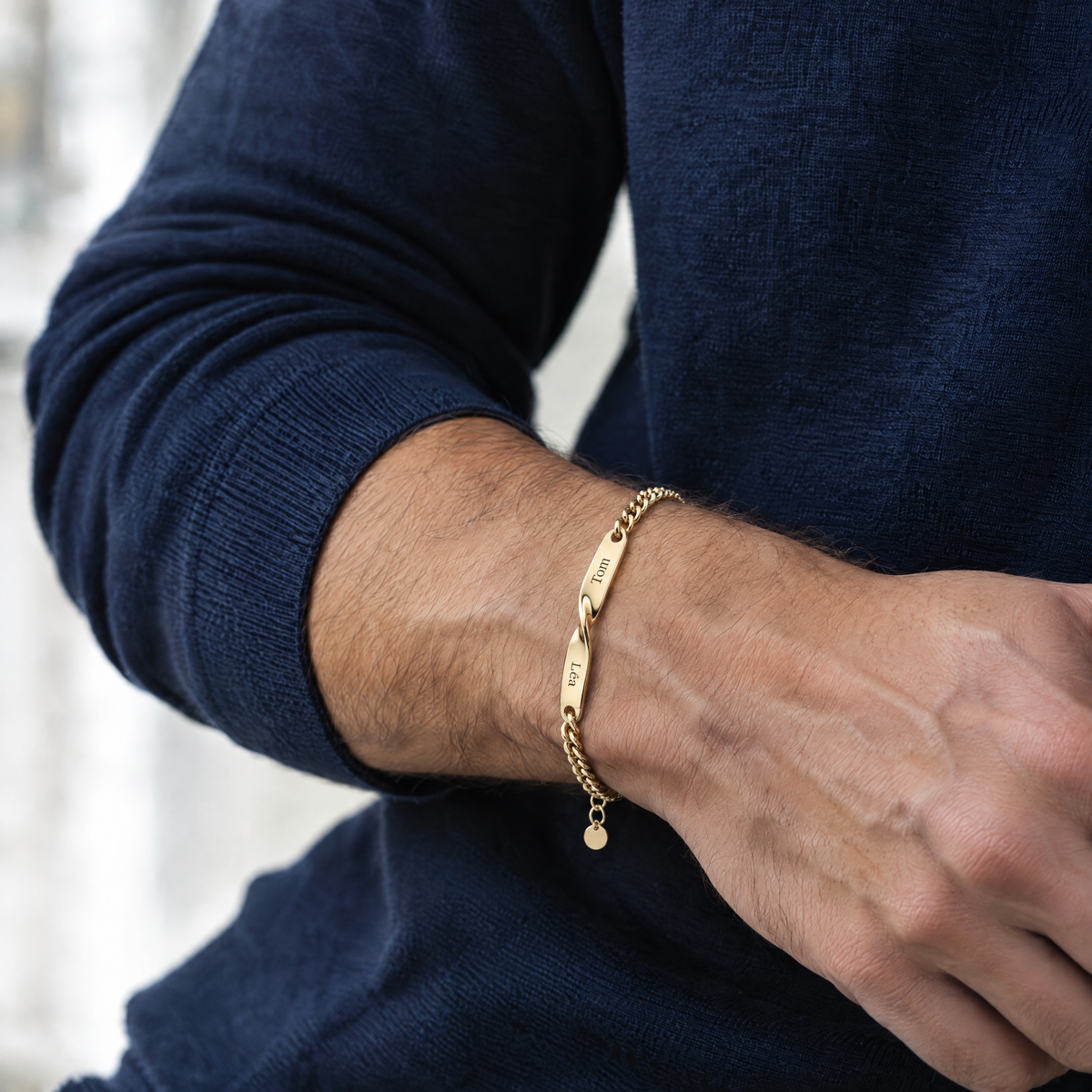 Le Bracelet Torsadé Homme — or, porté #or